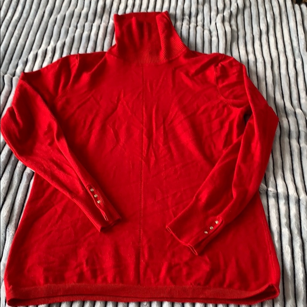 Red turtle neck - Picture 3 of 3